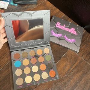 Barbarella eyeshadow palette